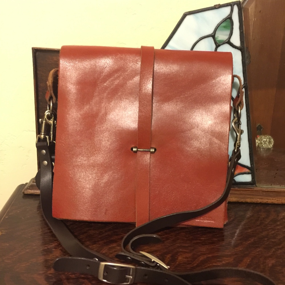 Dean shoulder bag